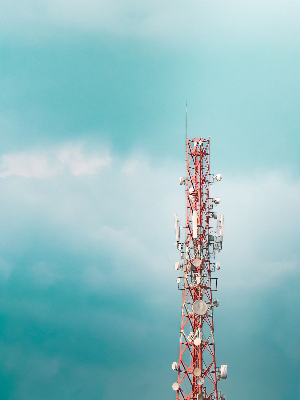 Before Wi-Fi, There Was ALOHAnet: How Hawaii Invented the Wireless Network Using Volcanoes and Radio Waves